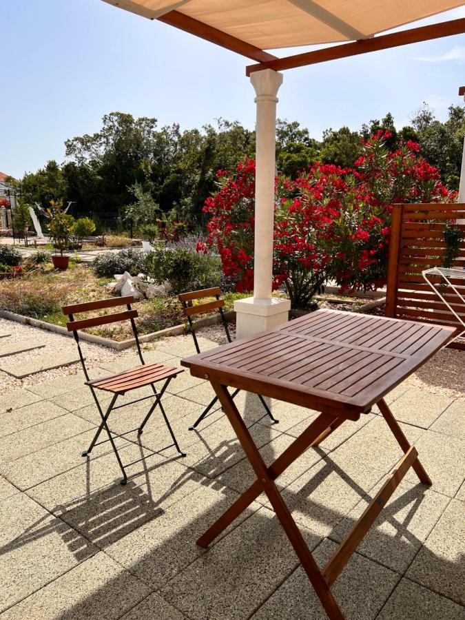 Apartments Cvijet Mora Сресер Екстер'єр фото