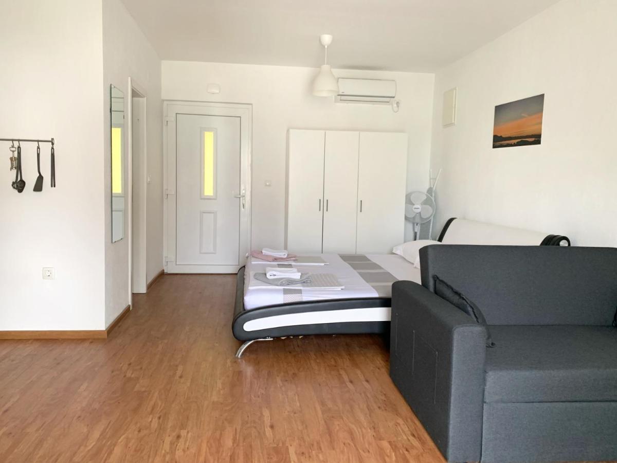 Apartments Cvijet Mora Сресер Екстер'єр фото