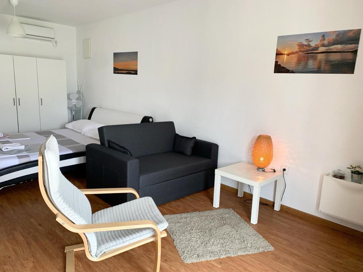 Apartments Cvijet Mora Сресер Екстер'єр фото